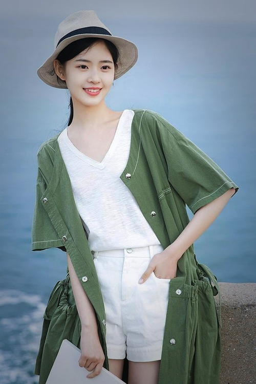 国家滑雪协会发布雪季运动员装备建议参考，滑雪运动员的服装是什么样的